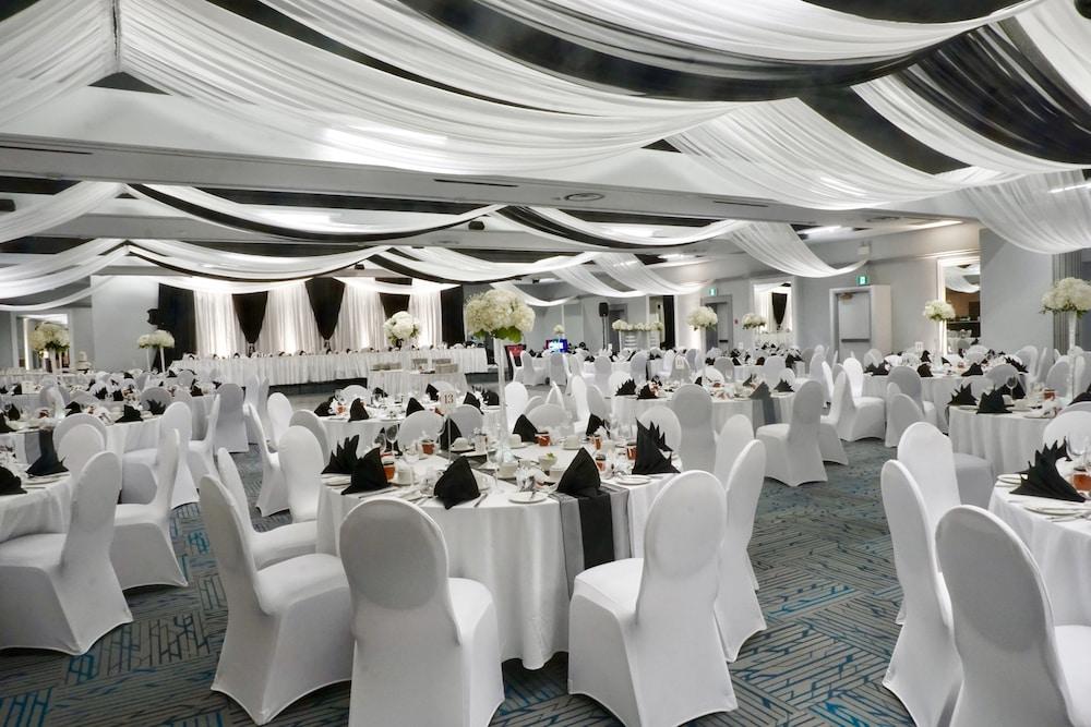 รามาดา โฮเต็ล แอนด์ คอนเฟอเรนซ์ เซ็นเตอร์ บาย วินด์แฮม คิงส์ตัน Hotel คิงสตัน ภายนอก รูปภาพ