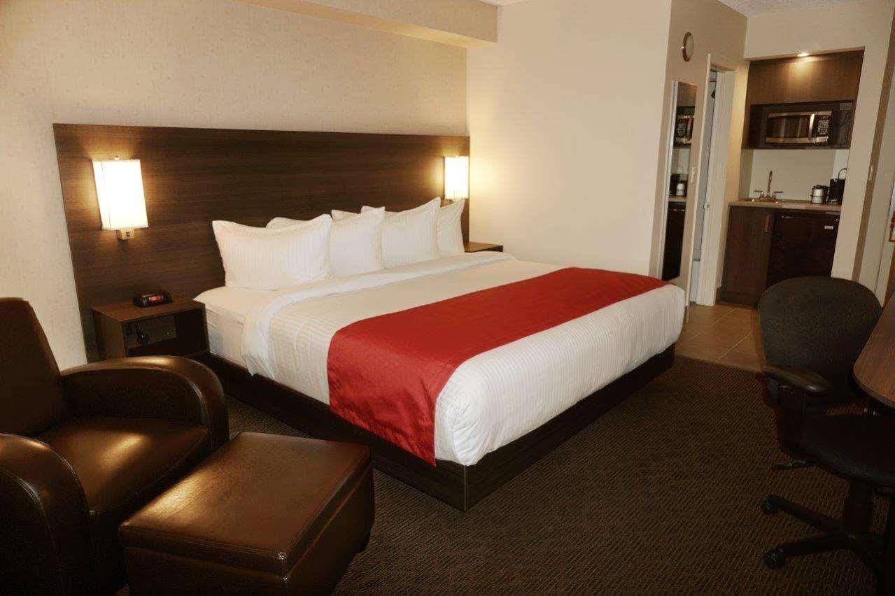 รามาดา โฮเต็ล แอนด์ คอนเฟอเรนซ์ เซ็นเตอร์ บาย วินด์แฮม คิงส์ตัน Hotel คิงสตัน ภายนอก รูปภาพ